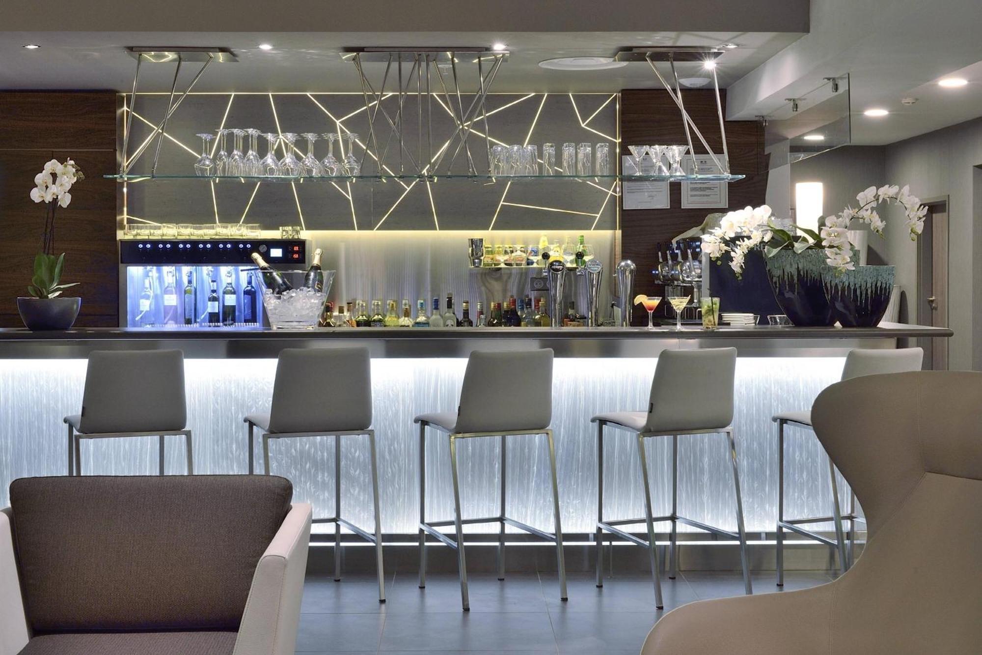 Ac Hotel By Marriott Marseille Prado Velodrome Экстерьер фото